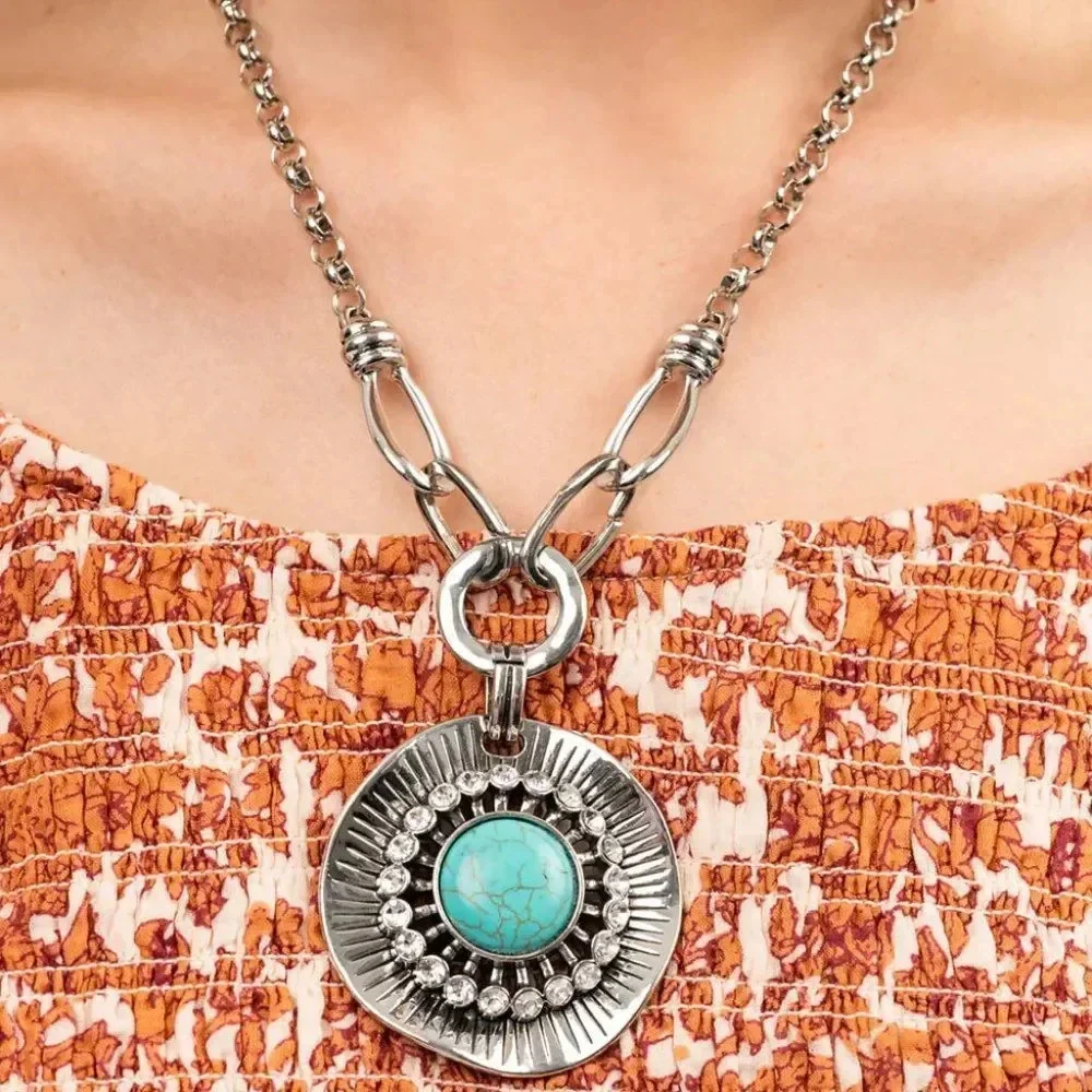Badlands Treasure Hunt Necklace Set - Picture 4 of 11
